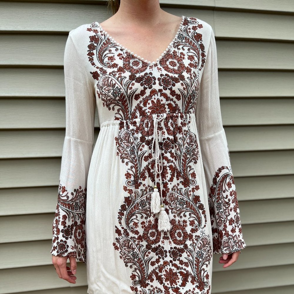 🔔🔔Bell Sleeve BOHO CHIC! Summer Dress with Rust Toned Paisley Details